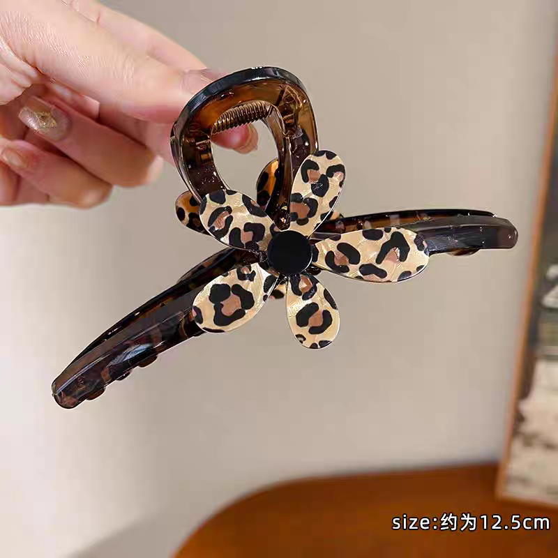 Leopard Flower Hair Claw Clip – Acrylic Medium & Large Jaw Clips for Women, Stylish Banana Claw for Thick or Fine Hair, Retro Chic Hair Accessory