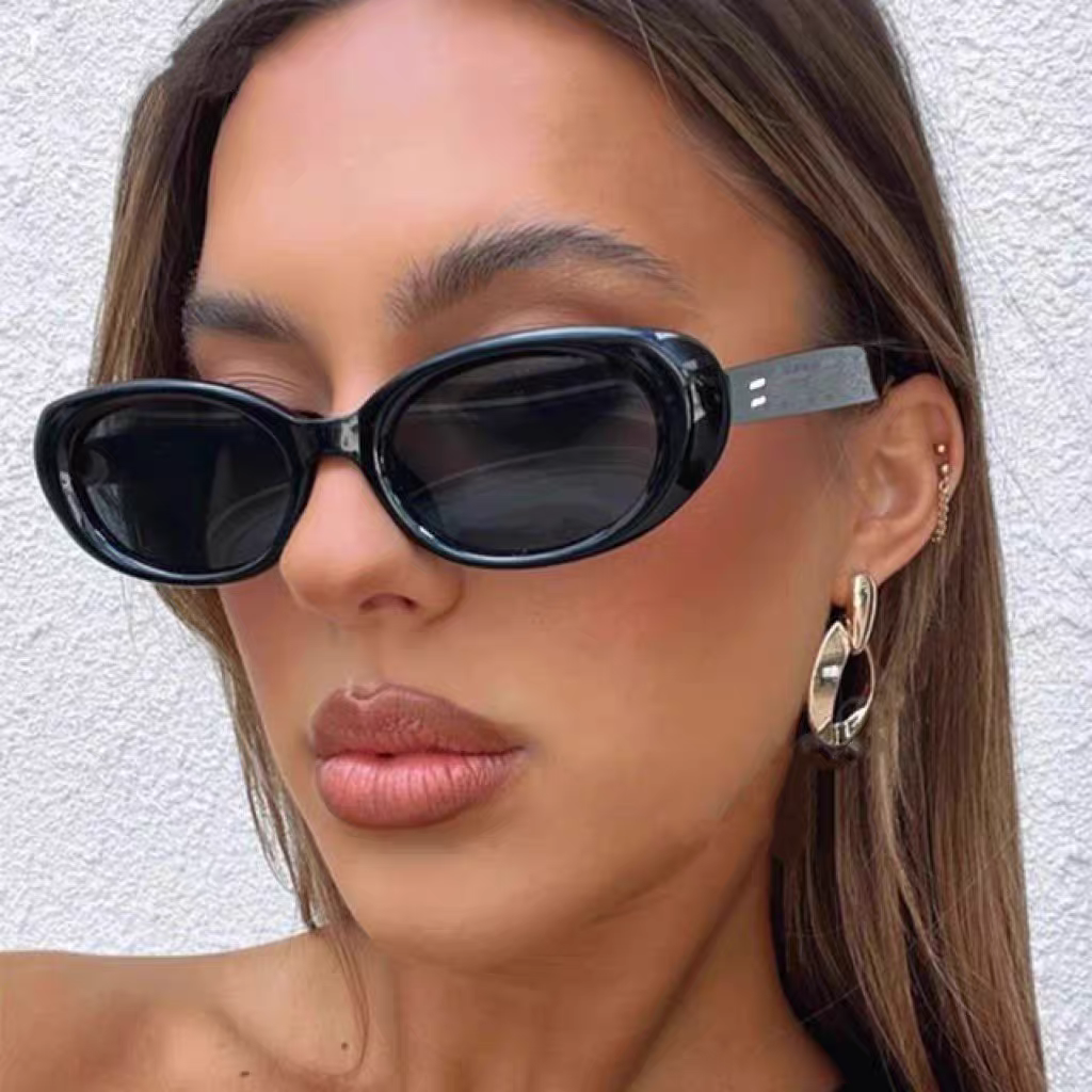 Trending Oval Sunglasses – Retro Hip Hop Small Frame Shades, UV Protection Street Style Sunglasses for Men and Women, Blogger-Inspired Fashion Eyewear