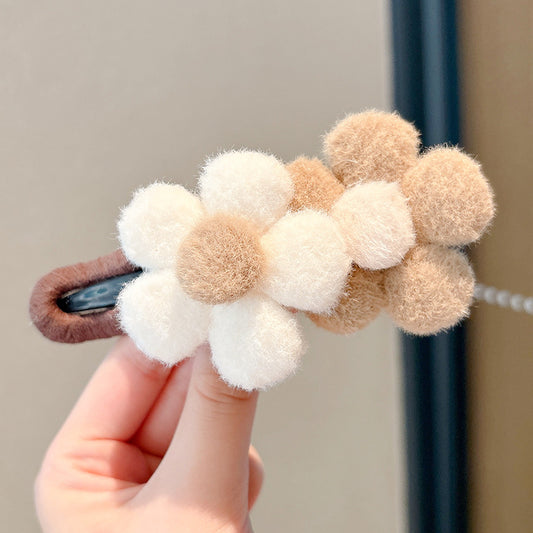 Beige Plush Flower Hair Clip for Women – Cute Duckbill Alligator Clip, Large Fluffy Barrette for Bangs, Sides, and Back Hair, Cozy Autumn Winter Hair Accessory