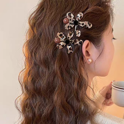 2PCS Leopard Flower Hair Clips – Stylish Bobby Pins for Women, Side Bangs Hairpins, Retro Chic Barrettes Hair Accessories