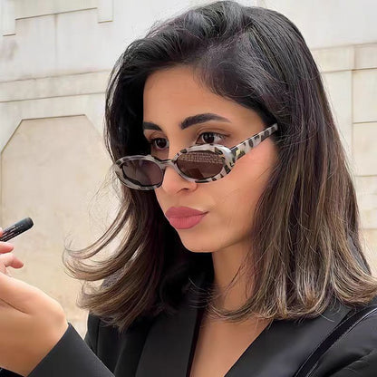Retro Oval Small Frame Sunglasses – Vintage Chic UV400 Sun Protection Eyewear for Women & Men
