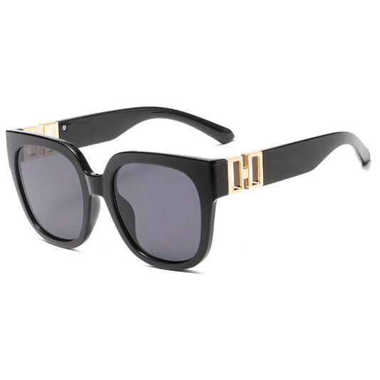 Cat Eye Oversized Square Sunglasses for Women | Retro Fashion UV400 Shades | Stylish Vintage Anti-UV Eyewear