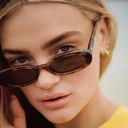 Retro Oval Small Frame Sunglasses – Vintage Chic UV400 Sun Protection Eyewear for Women & Men