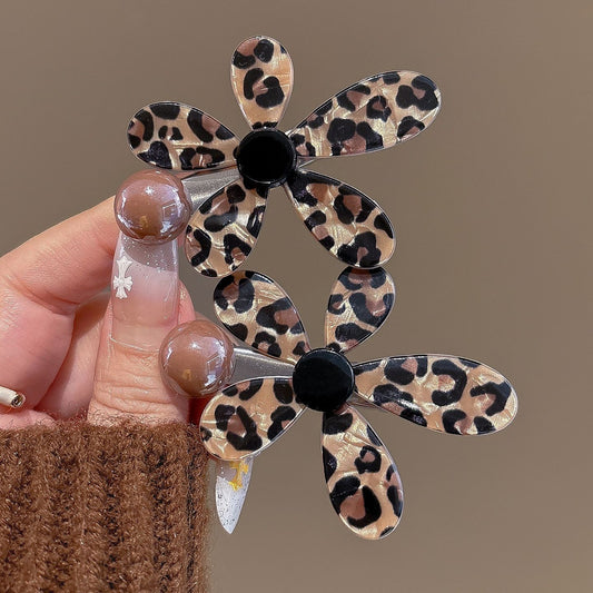 2PCS Leopard Flower Hair Clips – Stylish Bobby Pins for Women, Side Bangs Hairpins, Retro Chic Barrettes Hair Accessories