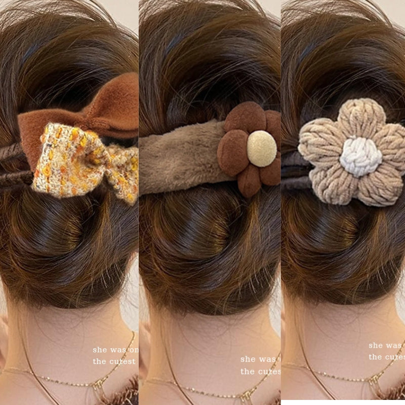 Beige Plush Flower Hair Clip for Women – Cute Duckbill Alligator Clip, Large Fluffy Barrette for Bangs, Sides, and Back Hair, Cozy Autumn Winter Hair Accessory